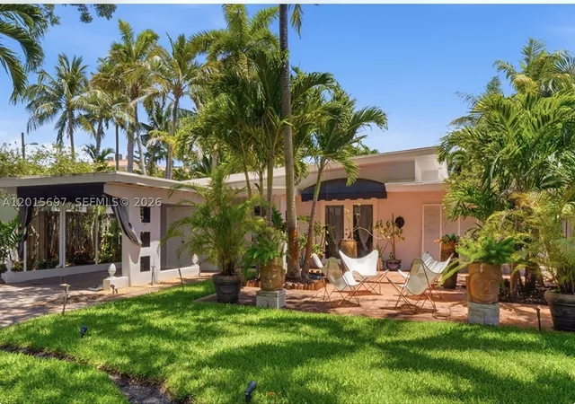 Photo 3 of Single family home for sale at 636 Ne 17th Ter, Fort Lauderdale, FL 33304 | MLS# A12015697 | Listing updated on 2026-09-05