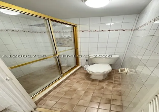 Photo 2 of Condo for sale at 2025 Ne 164th St #616, North Miami Beach, FL 33162 | MLS# A12001736 | Listing updated on 2026-09-09