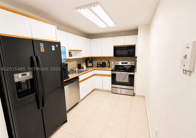 Photo 3 of Condo for sale at 3375 N Country Club Dr #407, Miami, FL 33180 | MLS# A12015485 | Listing updated on 2026-09-10