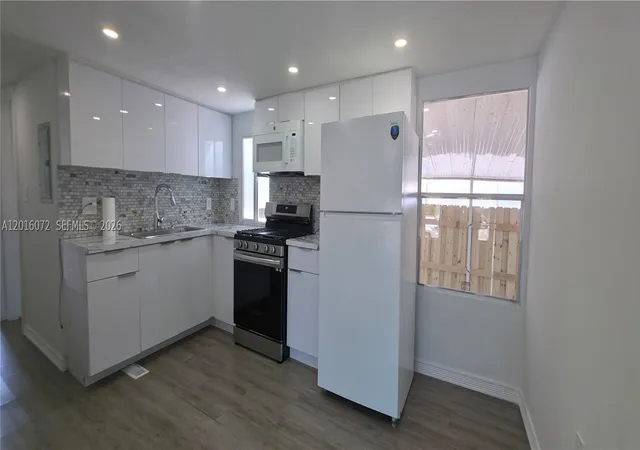 Manufactured home for sale at 1730 Sw 85Th Ave, Davie, FL 33324 | MLS# A12016072