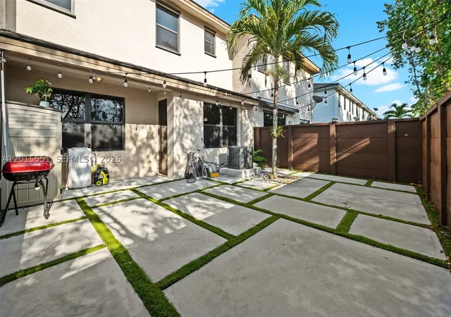 Photo 1 of Townhouse for sale at 15776 Nw 91st Ct, Miami Lakes, FL 33018 | MLS# A12015551 | Listing updated on 2026-09-08