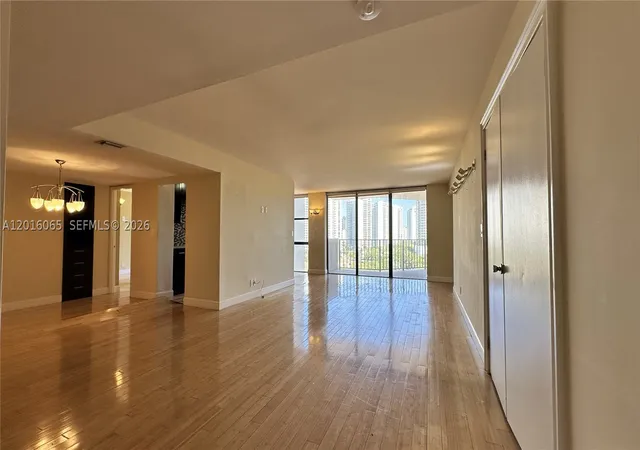 Listing Photo 2 - Condo for sale in building located at 18181 Ne 31St Ct, Aventura, FL 33160 - Unit #1408