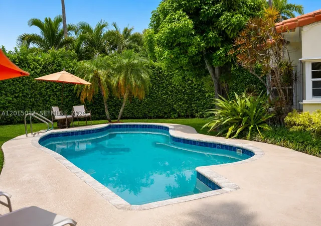 Photo 3 of Single family home for sale at 363 S Hibiscus Dr, Miami Beach, FL 33139 | MLS# A12015032 | Listing updated on 2026-08-29