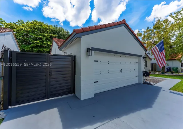Photo 21 of Single family home for sale at 17601 Sw 138Th Ct, Miami, FL 33177 | MLS# A12016559 | Listing updated on 2026-10-03