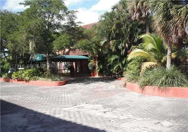 Photo 2 of Condo for sale at 660 Tennis Club Dr #101, Fort Lauderdale, FL 33311 | MLS# A12017316 | Listing updated on 2026-09-14