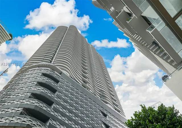 Photo 2 of Condo for sale at 1000 Brickell Plz #3002, Miami, FL 33131 | MLS# A12017413 | Listing updated on 2026-10-06