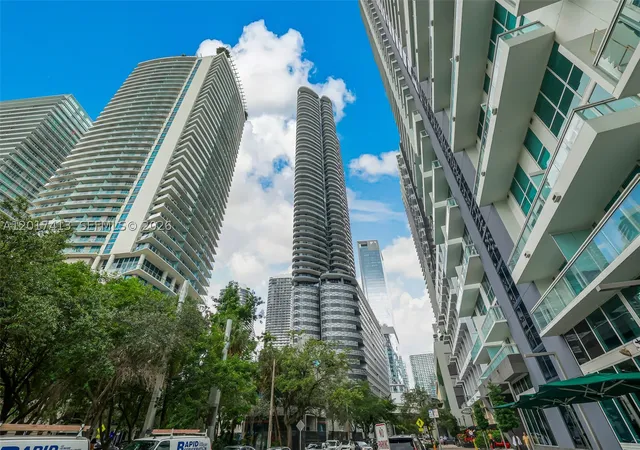 Photo 3 of Condo for sale at 1000 Brickell Plz #3002, Miami, FL 33131 | MLS# A12017413 | Listing updated on 2026-10-06