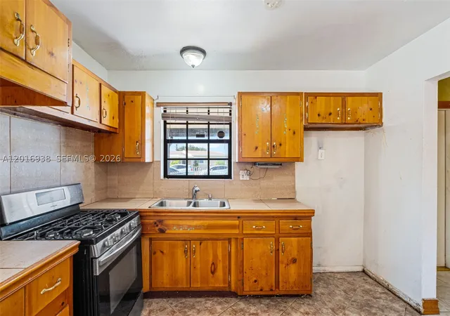 Photo 3 of Sale Pending at 2400 Nw 181st Ter, Miami Gardens, FL 33056 | MLS# A12016938 | Listing updated on 2026-09-10