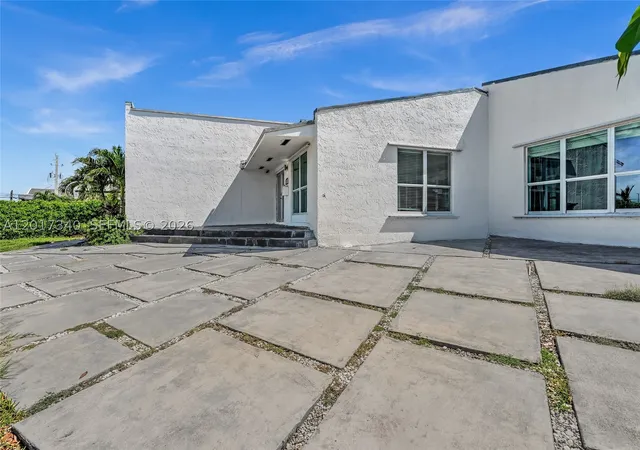 Photo 3 of Single family home for sale at 2001 Ne 122nd Rd, North Miami, FL 33181 | MLS# A12017340 | Listing updated on 2026-09-03