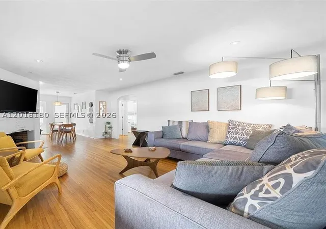 Photo 3 of Single family home for sale at 1617 Ne 3rd Ct, Fort Lauderdale, FL 33301 | MLS# A12018180 | Listing updated on 2026-08-31
