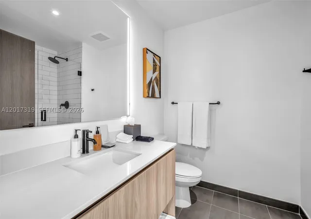 Photo 2 of Condo for sale at 398 Ne 5Th St #4701, Miami, FL 33132 | MLS# A12017319 | Listing updated on 2026-08-26