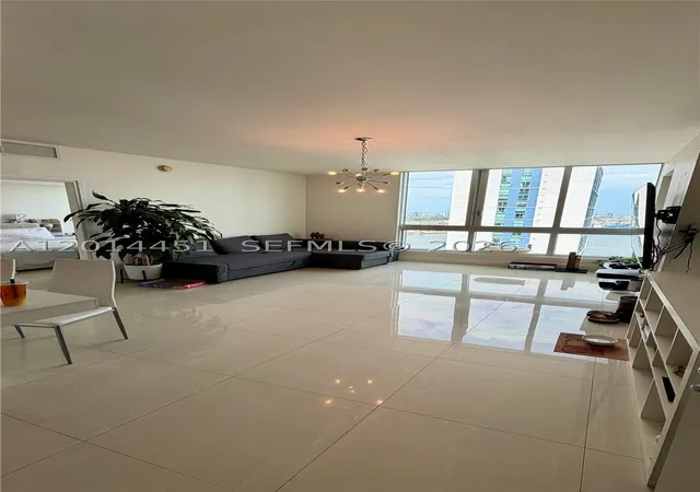 Photo 3 of Condo for sale at 300 S Biscayne Blvd #T-3212, Miami, FL 33131 | MLS# A12014451 | Listing updated on 2026-09-10