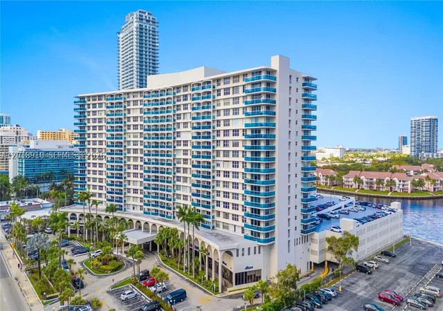 Photo 2 of Condo for sale at 3800 S Ocean Dr #1114, Hollywood, FL 33019 | MLS# A12018910 | Listing updated on 2026-08-31