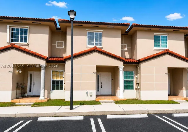 Listing Photo 1 - Condo for sale at Cazadores, Unit 17184 Sw 138Th Ct, Cazadores, Miami, FL 33177 | Built Year: 2001-2004