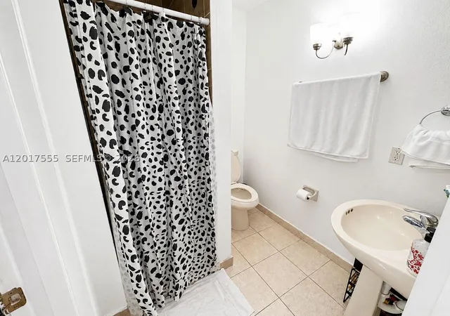 Listing Photo 5 - Condo for sale at Cazadores, Unit 17184 Sw 138Th Ct, Cazadores, Miami, FL 33177 | Built Year: 2001-2004