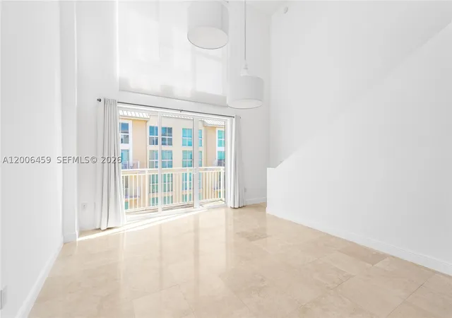 Listing Photo 2 - Condo for sale in Downtown Dadeland (Condo 2) located at 7270 Sw 88Th St, Miami, FL 33156 - Unit #B519
