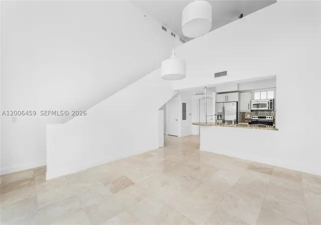 Listing Photo 4 - Condo for sale in Downtown Dadeland (Condo 2) located at 7270 Sw 88Th St, Miami, FL 33156 - Unit #B519
