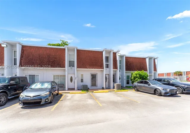 Photo 3 of Condo for sale at 606 Nw 107th Ave #9B, Miami, FL 33172 | MLS# A12015084 | Listing updated on 2026-08-26