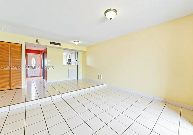 Listing Photo 4 - Condo for sale in Laguna Club Condominium located at 606 Nw 107Th Ave, Miami, FL 33172 - Unit #9B