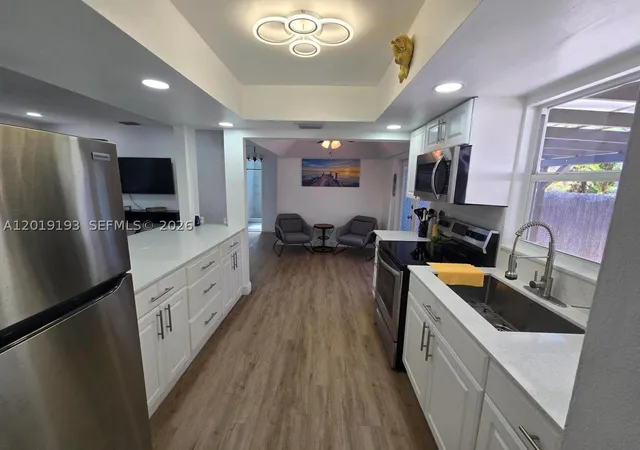 Photo 3 of Sale Pending at 37 Orange Dr, Key Largo, FL 33037 | MLS# A12019193 | Listing updated on 2026-09-04