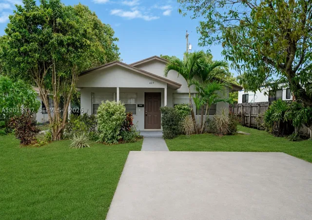 Photo 1 of Single family home for sale at 429 Avenida Hermosa, West Palm Beach, FL 33405 | MLS# A12018337 | Listing updated on 2026-09-18