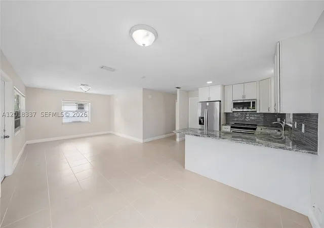 Photo 3 of Single family home for sale at 429 Avenida Hermosa, West Palm Beach, FL 33405 | MLS# A12018337 | Listing updated on 2026-09-18