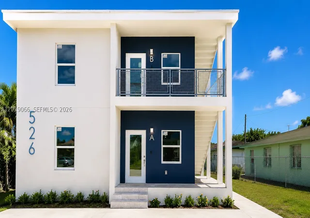 Photo 3 of Sale Pending at 526 Nw 6Th St, Hallandale Beach, FL 33009 | MLS# A12019066 | Listing updated on 2026-09-29