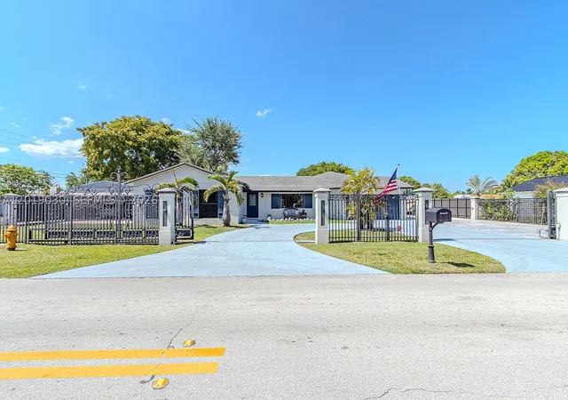 Photo 2 of Single family home for sale at 16181 Sw 284th St, Homestead, FL 33033 | MLS# A12019030 | Listing updated on 2026-10-01