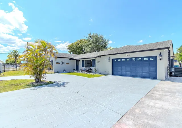 Photo 3 of Single family home for sale at 16181 Sw 284Th St, Homestead, FL 33033 | MLS# A12019030 | Listing updated on 2026-10-01