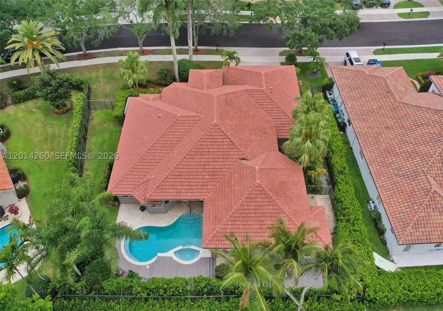 Photo 2 of Single family home for sale at 1640 Island Way, Weston, FL 33326 | MLS# A12014260 | Listing updated on 2026-09-13