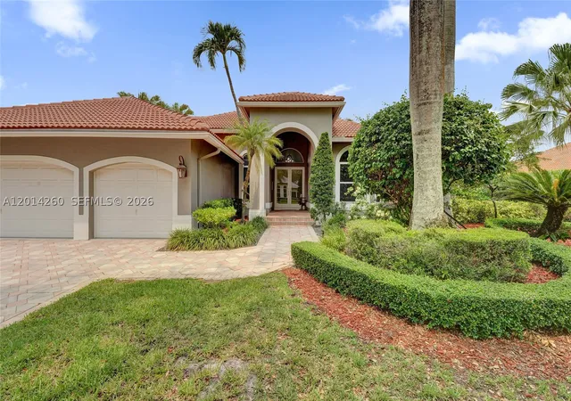Photo 3 of Single family home for sale at 1640 Island Way, Weston, FL 33326 | MLS# A12014260 | Listing updated on 2026-09-13