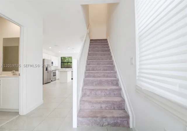 Photo 3 of House for sale at 21035 Ne 8Th Ave, Miami, FL 33179 | MLS# A12019785 | Listing updated on 2026-09-10