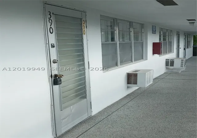 Photo 2 of Condo for sale at 390 Windsor Q #390, West Palm Beach, FL 33417 | MLS# A12019949 | Listing updated on 2026-09-04