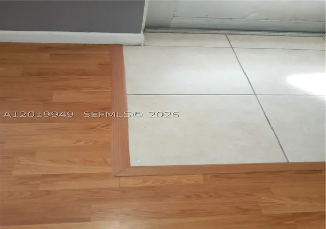 Listing Photo 4 - Condo for sale in building located at 390 Windsor Q, West Palm Beach, FL 33417 - Unit #390