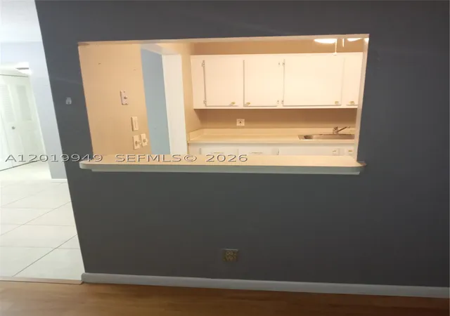 Listing Photo 5 - Condo for sale in building located at 390 Windsor Q, West Palm Beach, FL 33417 - Unit #390