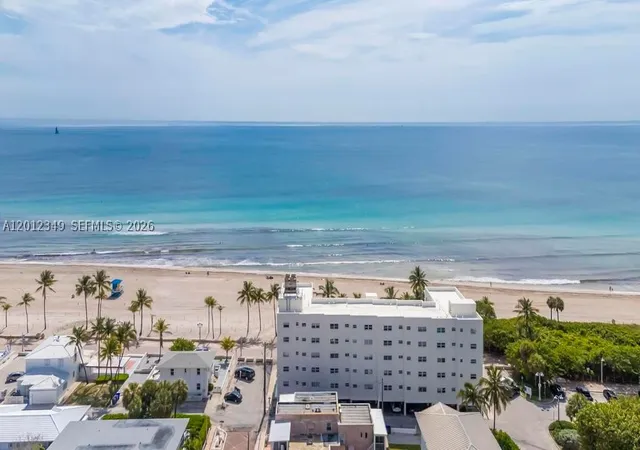 Listing Photo 2 - Condo for sale in building located at 901 S Surf Rd, Hollywood, FL 33019 - Unit #404