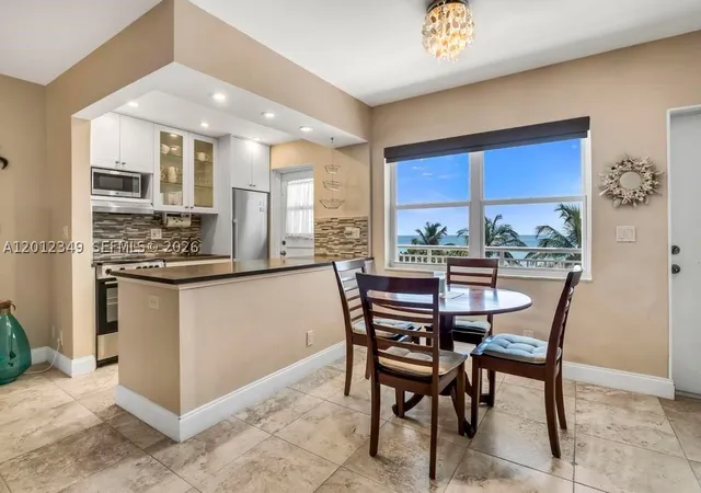 Listing Photo 4 - Condo for sale in building located at 901 S Surf Rd, Hollywood, FL 33019 - Unit #404