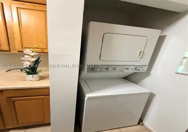 Photo 4 of Condo for sale at 588 Trace Cir #202, Deerfield Beach, FL 33441 | MLS# A12020240 | Listing updated on 2026-10-07