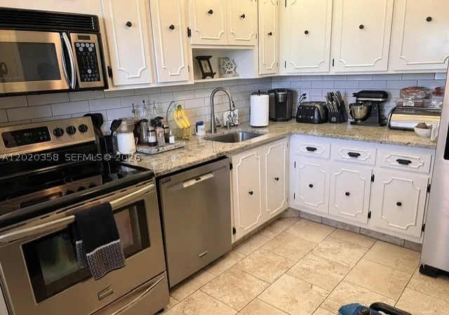 Photo 2 of Sale Pending at 2901 S Palm Aire Dr #603, Pompano Beach, FL 33069 | MLS# A12020358 | Listing updated on 2026-09-07