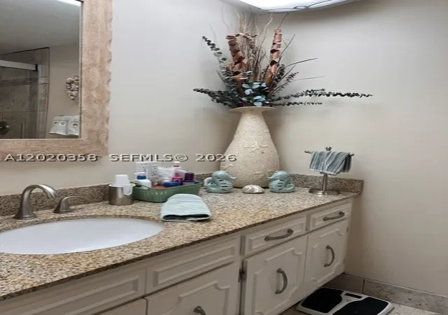 Listing Photo 4 - Condo for sale in building located at 2901 S Palm Aire Dr, Pompano Beach, FL 33069 - Unit #603