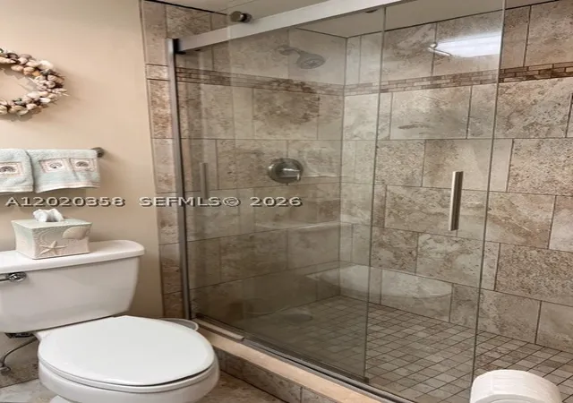 Listing Photo 5 - Condo for sale in building located at 2901 S Palm Aire Dr, Pompano Beach, FL 33069 - Unit #603