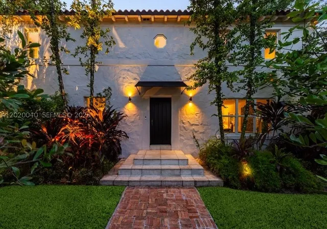 Photo 2 of Single family home for sale at 5812 Alton Rd, Miami Beach, FL 33140 | MLS# A12020040 | Listing updated on 2026-09-21