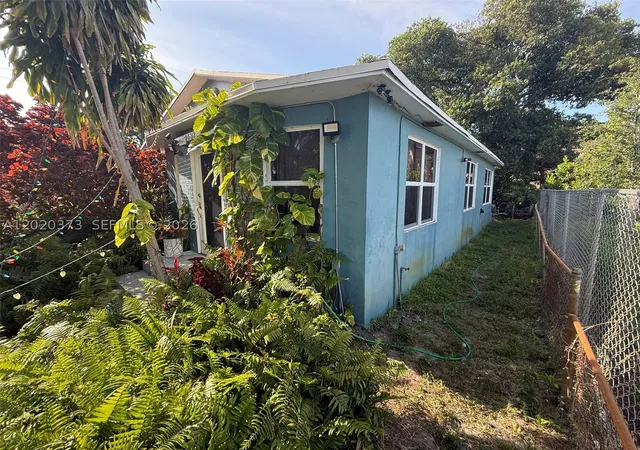Photo 3 of Single family home for sale at 688 Sw 7th Ter, Dania, FL 33004 | MLS# A12020373 | Listing updated on 2026-09-10