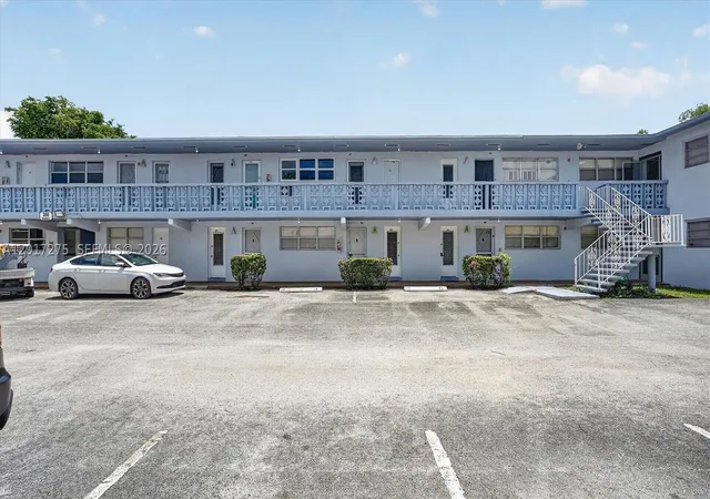 Listing Photo 1 - Condo for sale at Star Lakes, Unit 219 300 Ne 191St St, Star Lakes, Miami, FL 33179 | Built Year: 1965-1972