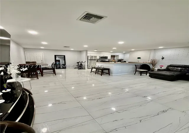Photo 1 of Single family home for sale at 518 Nw 47th Ct, Oakland Park, FL 33309 | MLS# A12020778 | Listing updated on 2026-09-17