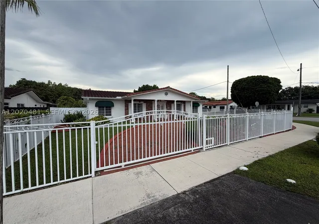 Photo 1 of Single family home for sale at 3400 Sw 108th Ave, Miami, FL 33165 | MLS# A12020481 | Listing updated on 2026-09-13