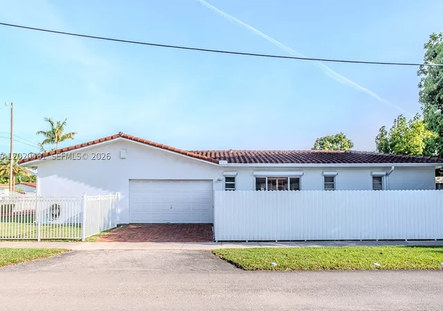 Photo 3 of Single family home for sale at 3400 Sw 108th Ave, Miami, FL 33165 | MLS# A12020481 | Listing updated on 2026-09-13