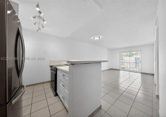 Listing Photo 4 - Condo for sale in building located at 145 Sw 30Th Ct, Miami, FL 33135 - Unit #B208