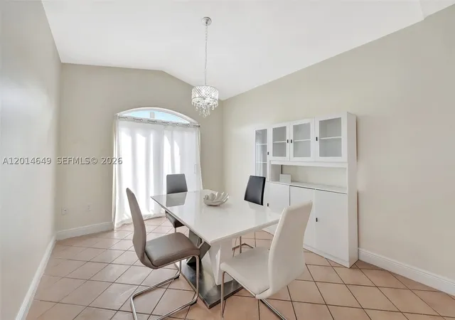 Listing Photo 5 - Condo for sale in building located at 10110 Sw 154Th Cir Ct, Miami, FL 33196 - Unit #105-1