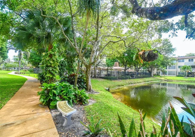 Listing Photo 5 - Condo for sale in building located at 5100 Nw 35Th St, Lauderdale Lakes, FL 33319 - Unit #107